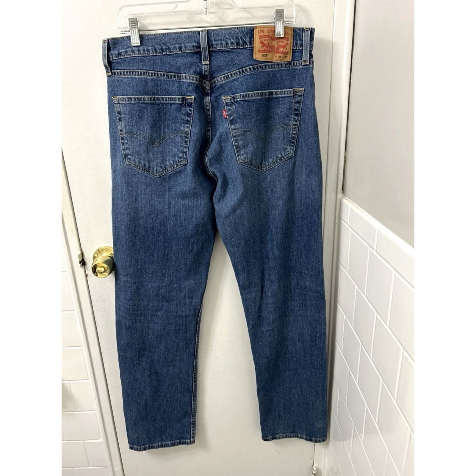 Levi's Levi's 505 Regular Fit Jeans Mens 34x31 Medium Wash Denim Straight Leg Blue Cotton Logo 5-Pocket Size US 34 / EU 50 - 2 Thumbnail