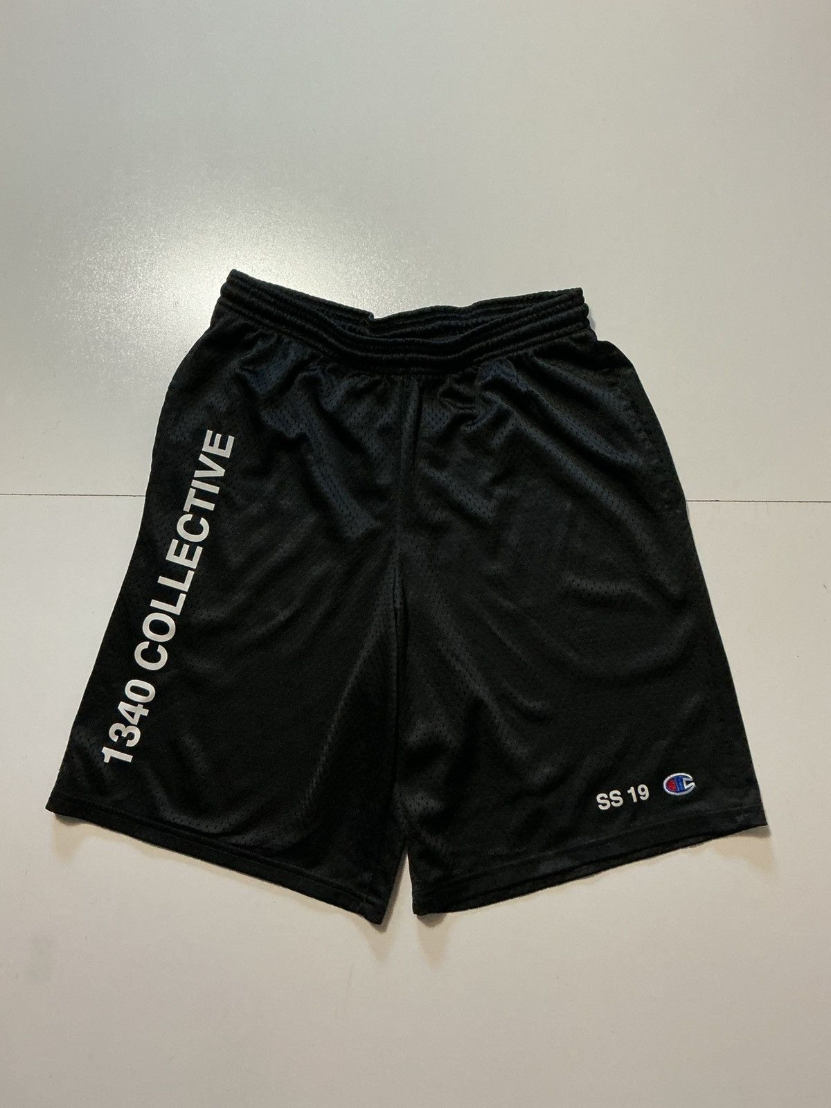 Champion 1340 Collective Champion SS19 Graphic Mesh 9” Inseam Shorts Size US 30 / EU 46 - 1 Thumbnail