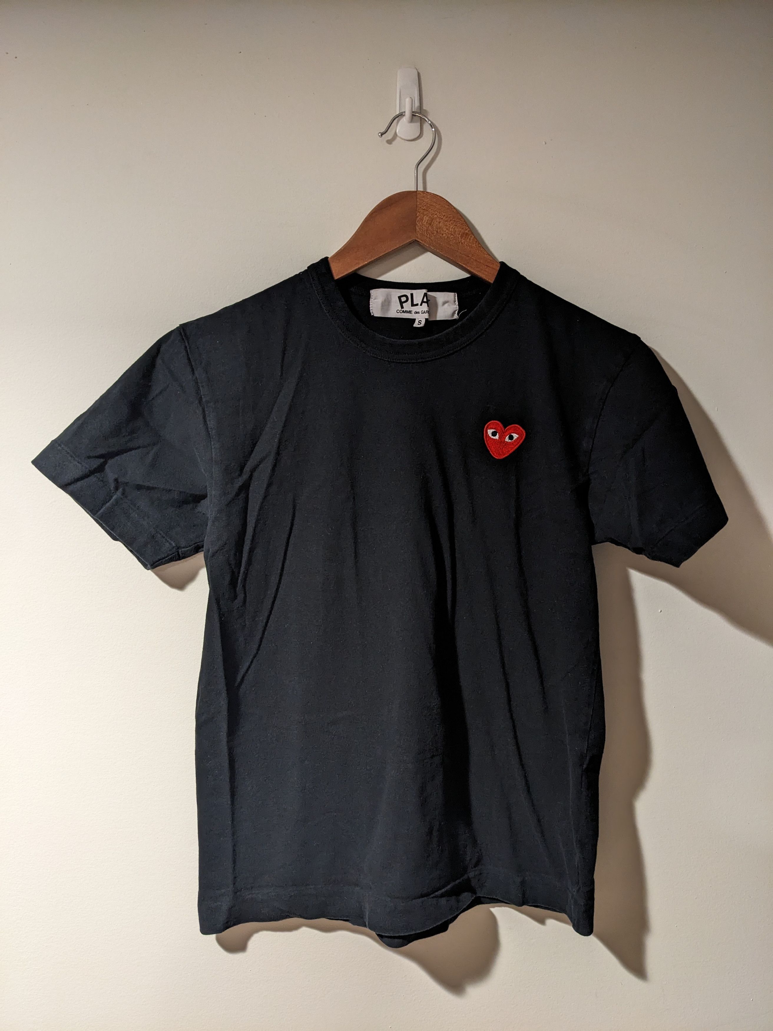 Comme des Garcons × Designer Comme Des Garcons Play Heart Black Small T-Shirt Size US S / EU 44-46 / 1 - 1 Thumbnail