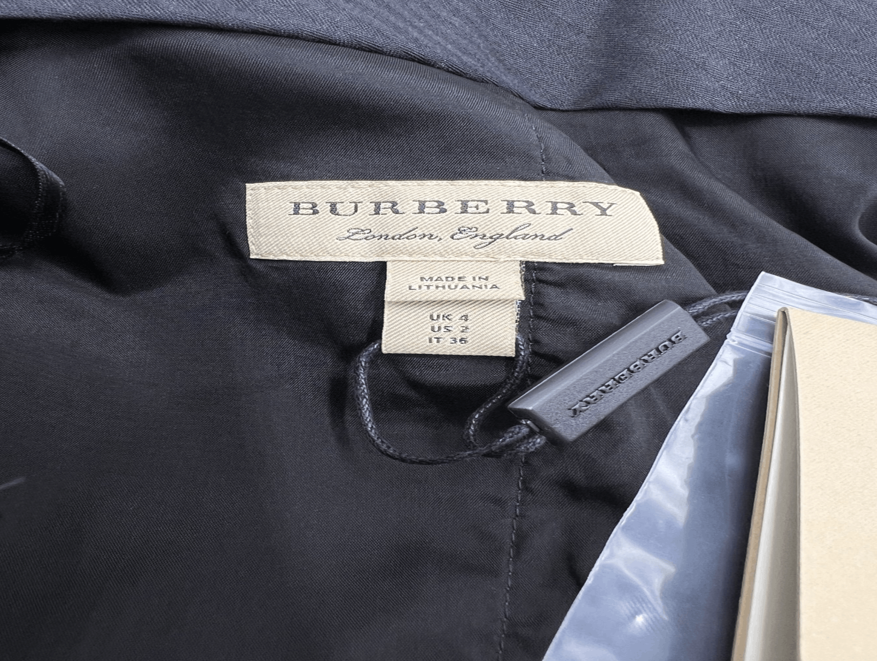 Burberry Burberry London 100% Wool Hanover Pants – Women’s Size US:2 Size 26" / US 2 / IT 38 - 11 Thumbnail