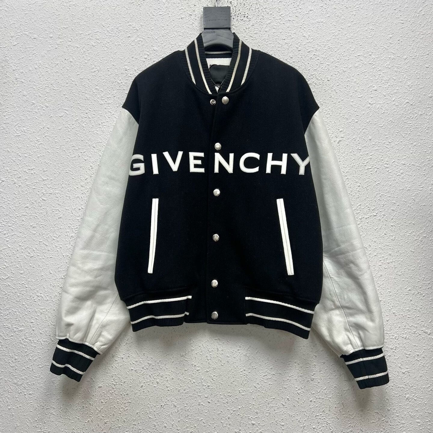 Givenchy Givenchy Embroidered Black Light Jacket l Men Size US L / EU 52-54 / 3 - 1 Thumbnail