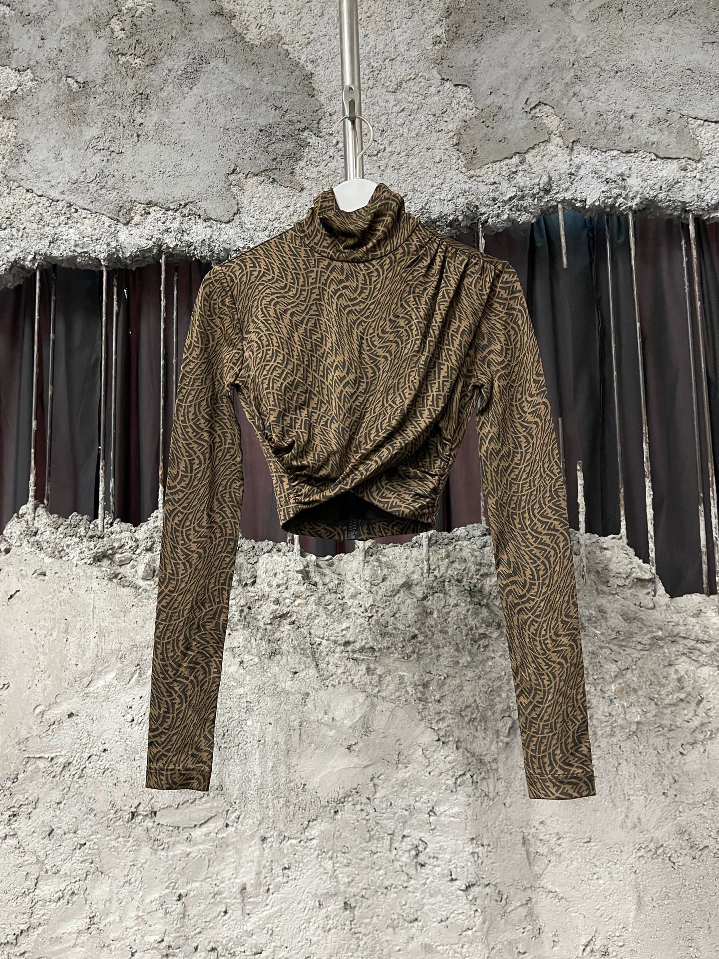 Fendi Fendi turtleneck long-sleeve 36 new Size XS / US 0-2 / IT 36-38 - 1 Thumbnail