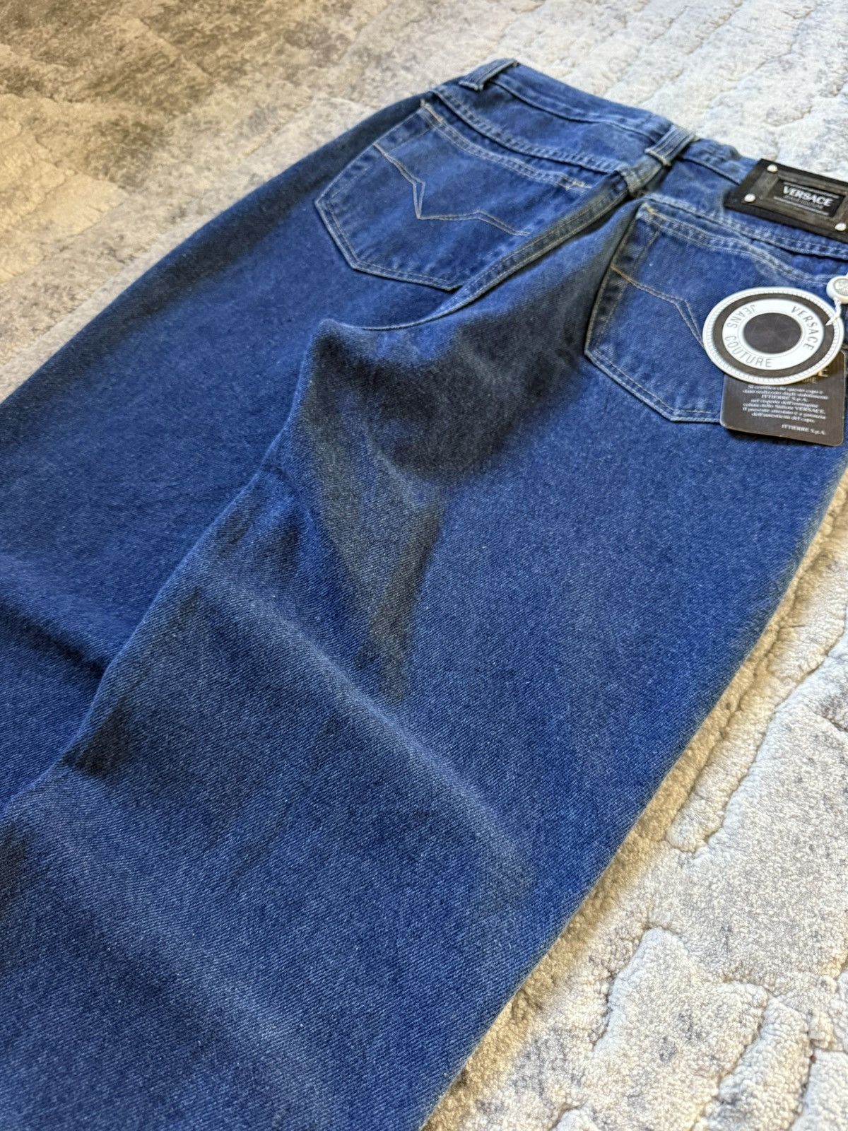 Versace Jeans Couture Versace Jeans Couture Carrot Cut Tappered Jeans Deadstock Size US 28 / EU 44 - 14 Thumbnail