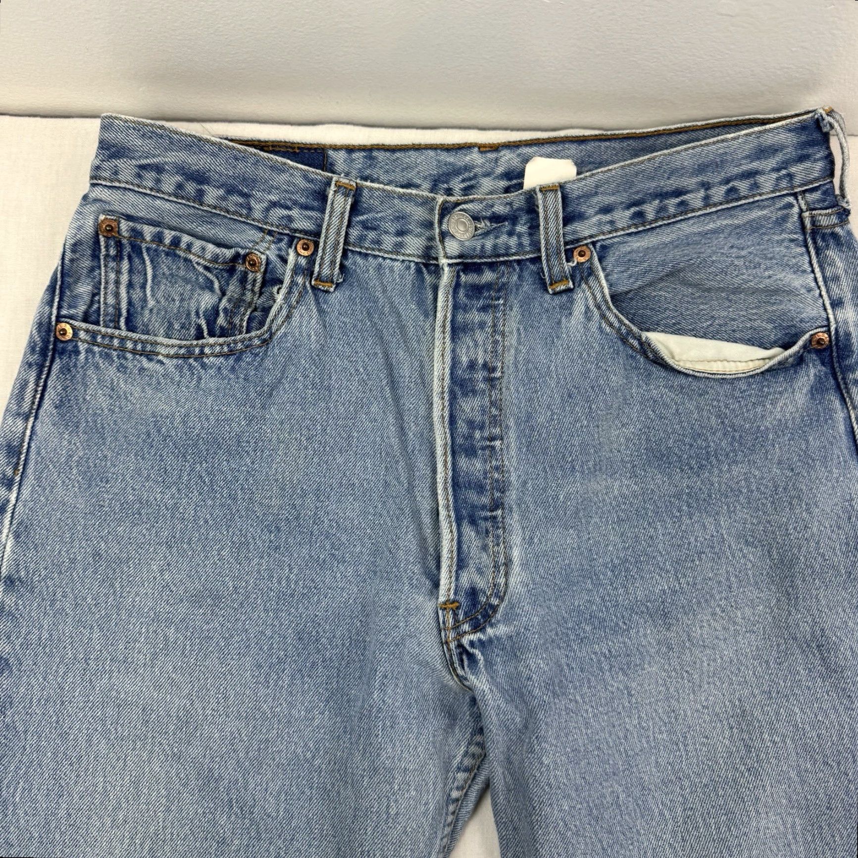 Levi's VINTAGE Levi's 501 Jeans Adult 33x32 Button Fly Straight Mens Blue 90s Denim Size US 33 - 2 Thumbnail