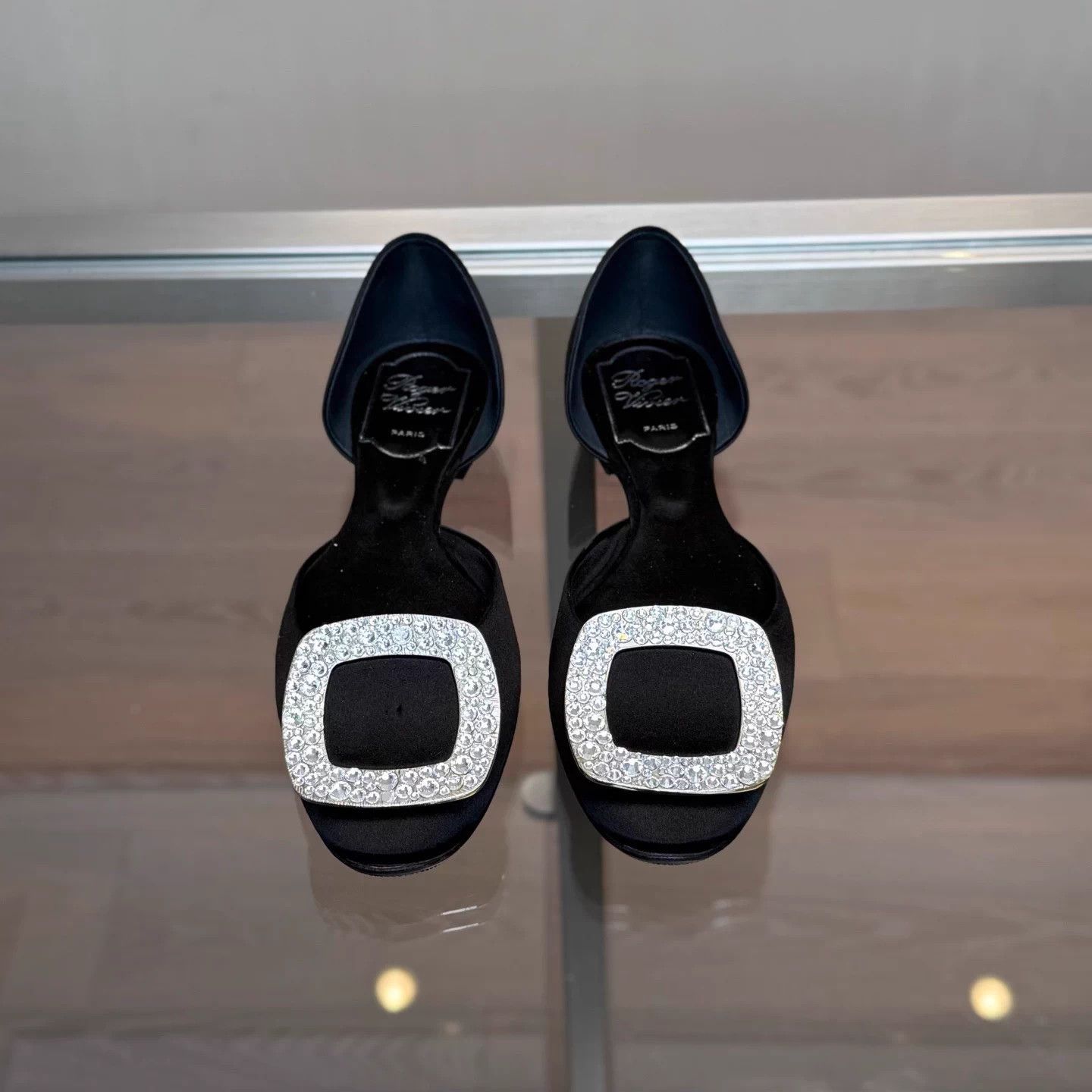 Roger Vivier Roger Vivier Black Satin Crystal Buckle Flat 34.5 Size US 4.5 / IT 34.5 - 2 Thumbnail