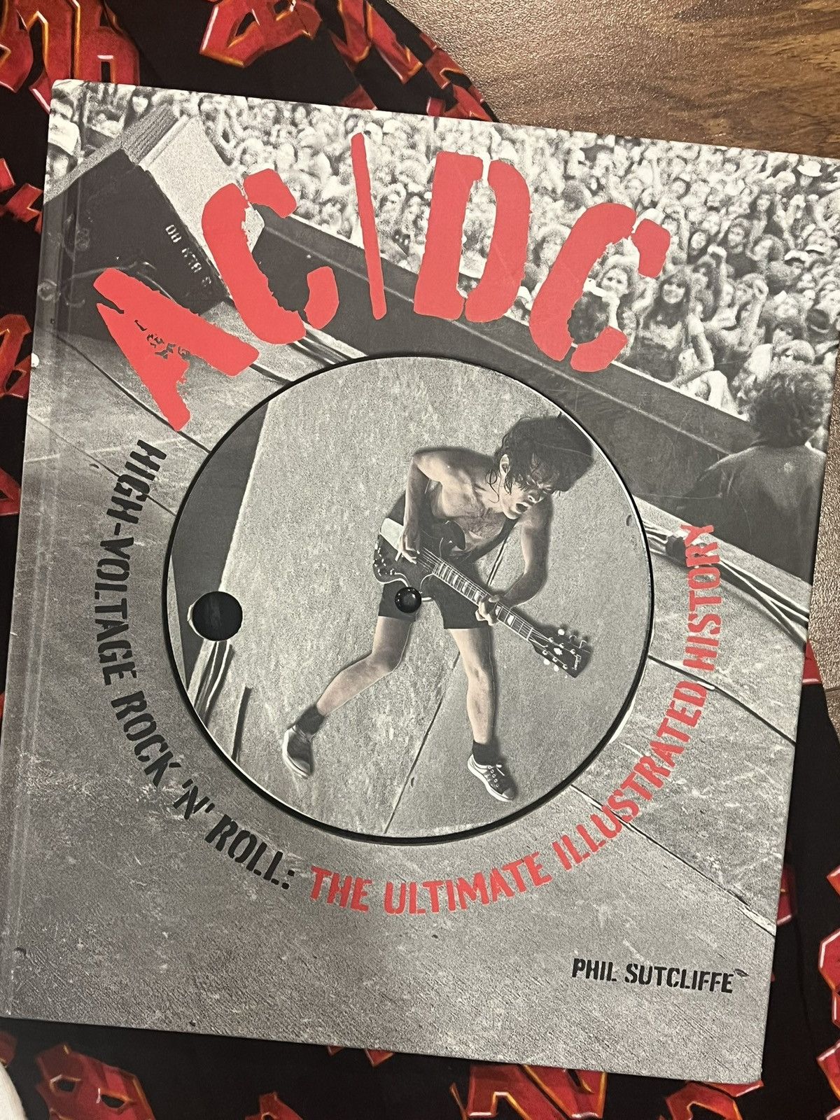 Other Y2K -AC/DC BUNDLE - Tour Shirt, All over print pants + book! Size US L / EU 52-54 / 3 - 4 Thumbnail