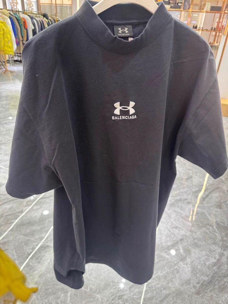 Balenciaga Balenciaga Black Joint Short Sleeve Size US S / EU 44-46 / 1 - 1 Thumbnail