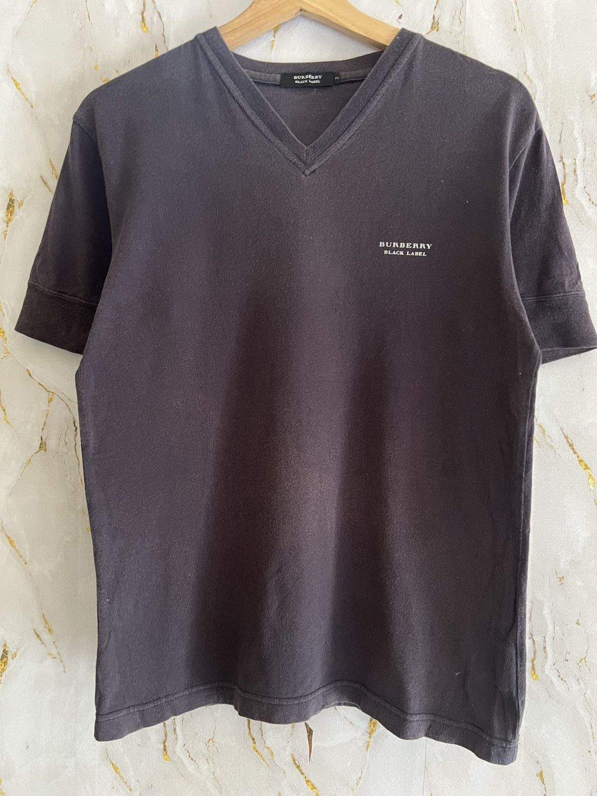 Burberry Burberry T-Shirt – Minimalist Small Logo Designer Tee Size US S / EU 44-46 / 1 - 1 Thumbnail