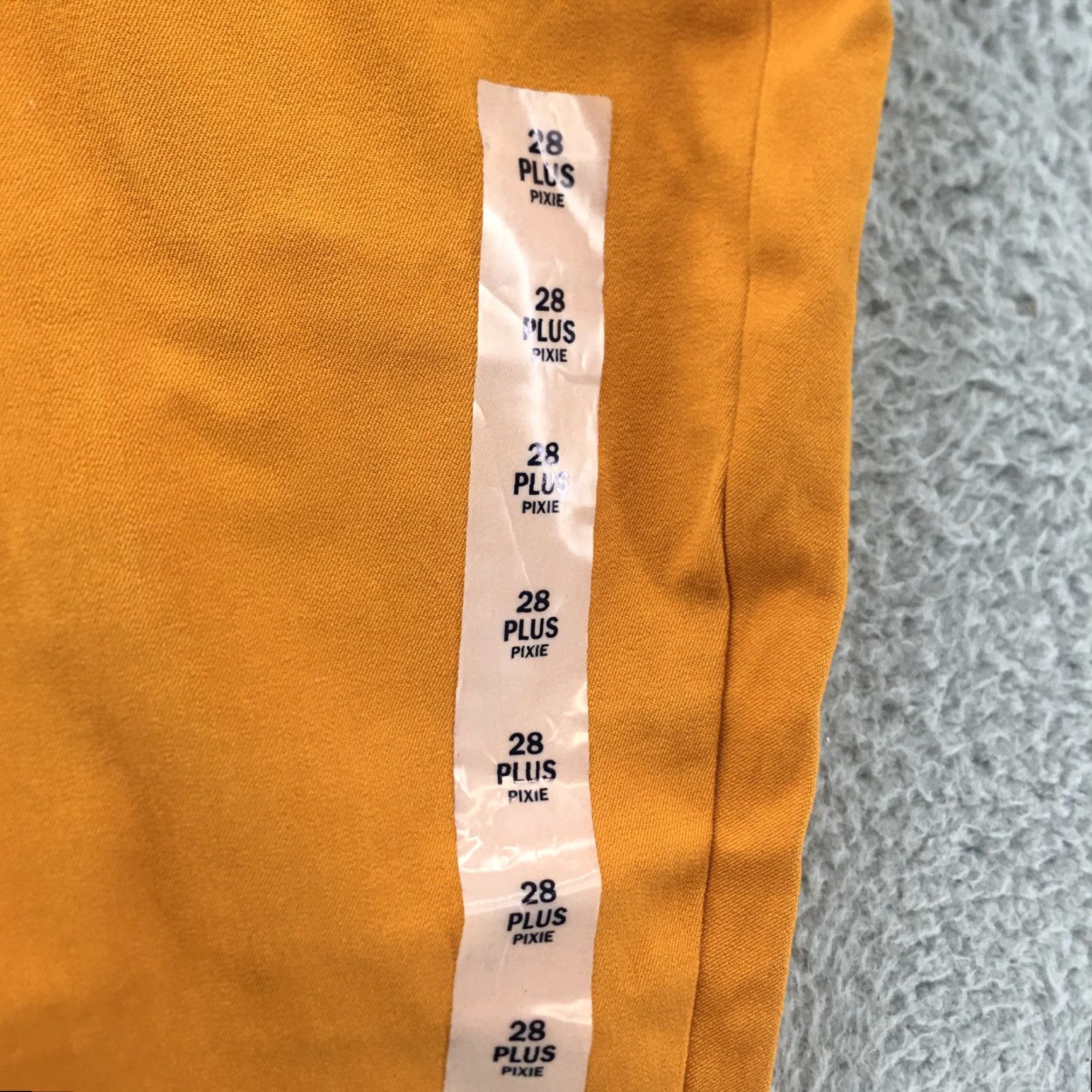 Old Navy Old Navy Pixie Cropped Ankle Pants Womens 28 Plus Mustard Yellow Zip Fly NEW Size 28" / US 6 / IT 42 - 6 Thumbnail