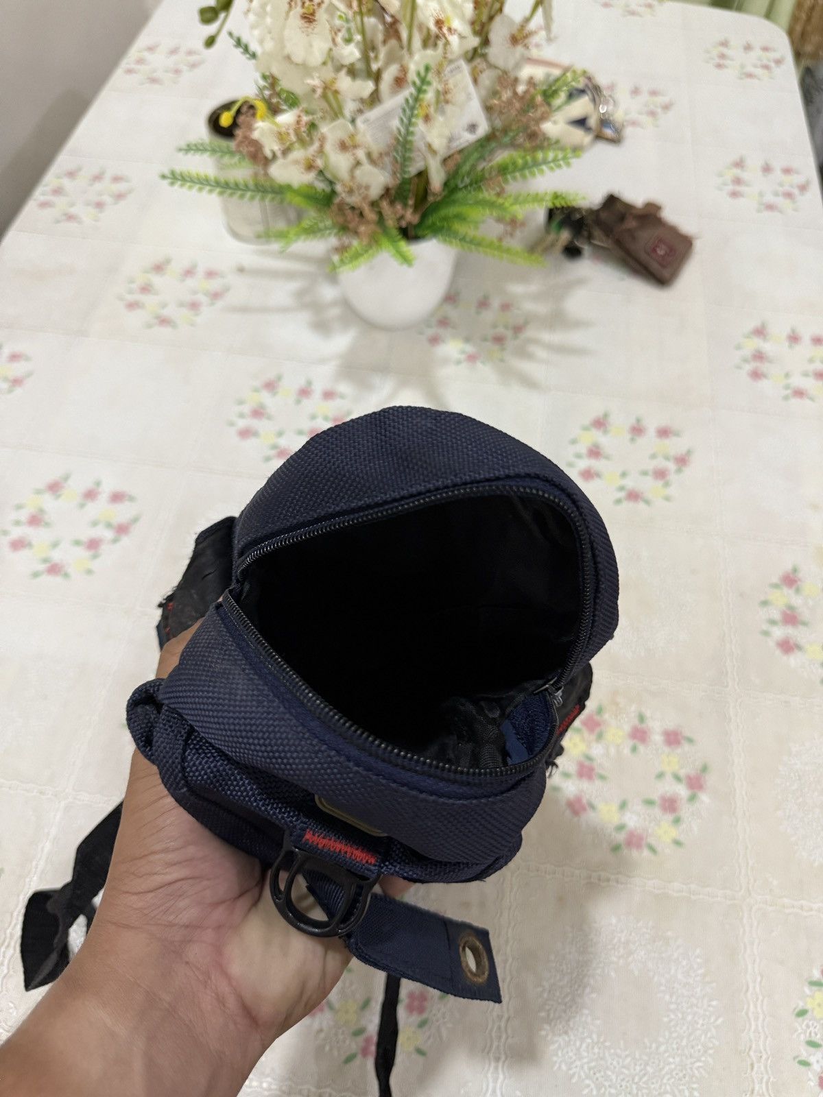 Valentino 🔥🔥🔥ARCHIVE VALENTINO LIVING STONE SLING BAG Size ONE SIZE - 13 Thumbnail