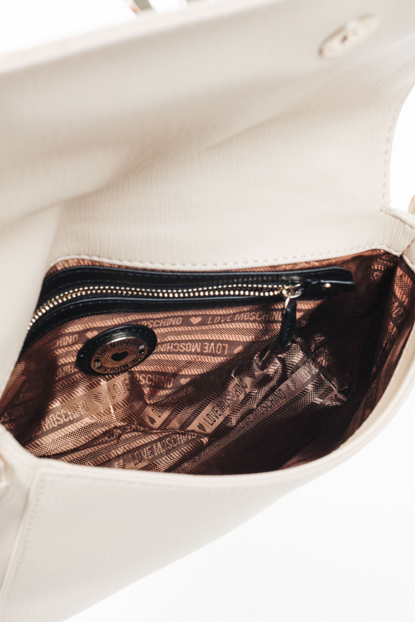 Love Moschino Love Moschino Cream Vegan-Leather Heart-Logo Shoulder Bag Size ONE SIZE - 11 Thumbnail