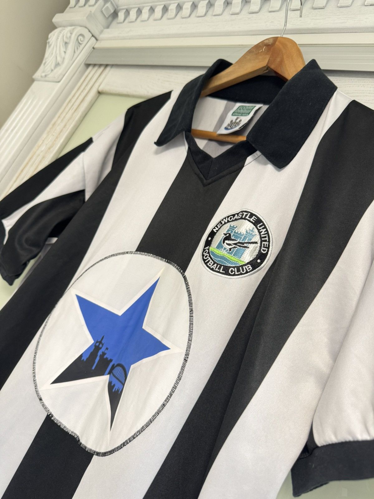 Vintage Vintage Newcastle United 1982 Score Draw Soccer Jersey Shirt Size US L / EU 52-54 / 3 - 6 Thumbnail