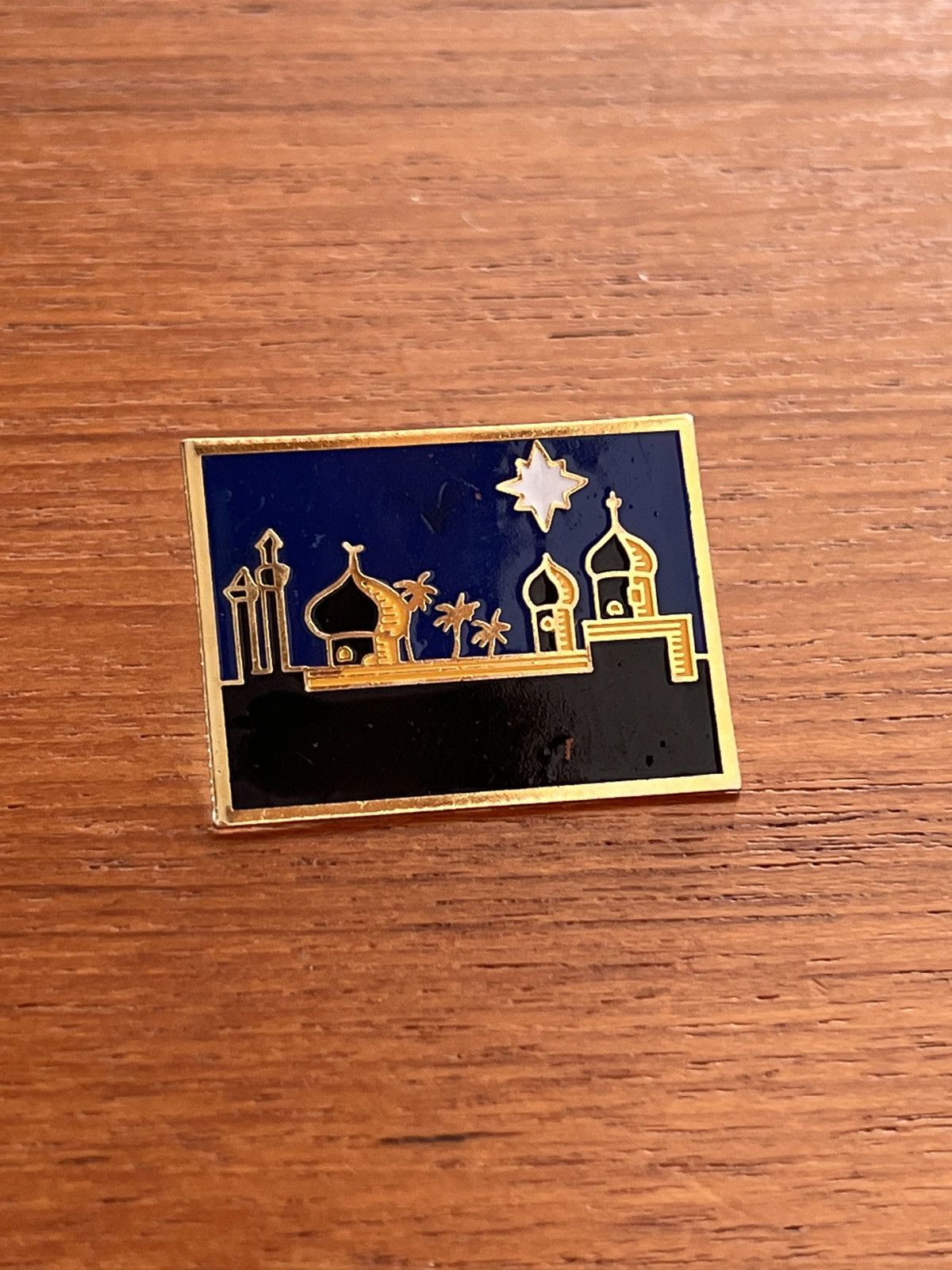 Camel × Vintage Camel vintage pin Size ONE SIZE - 1 Thumbnail