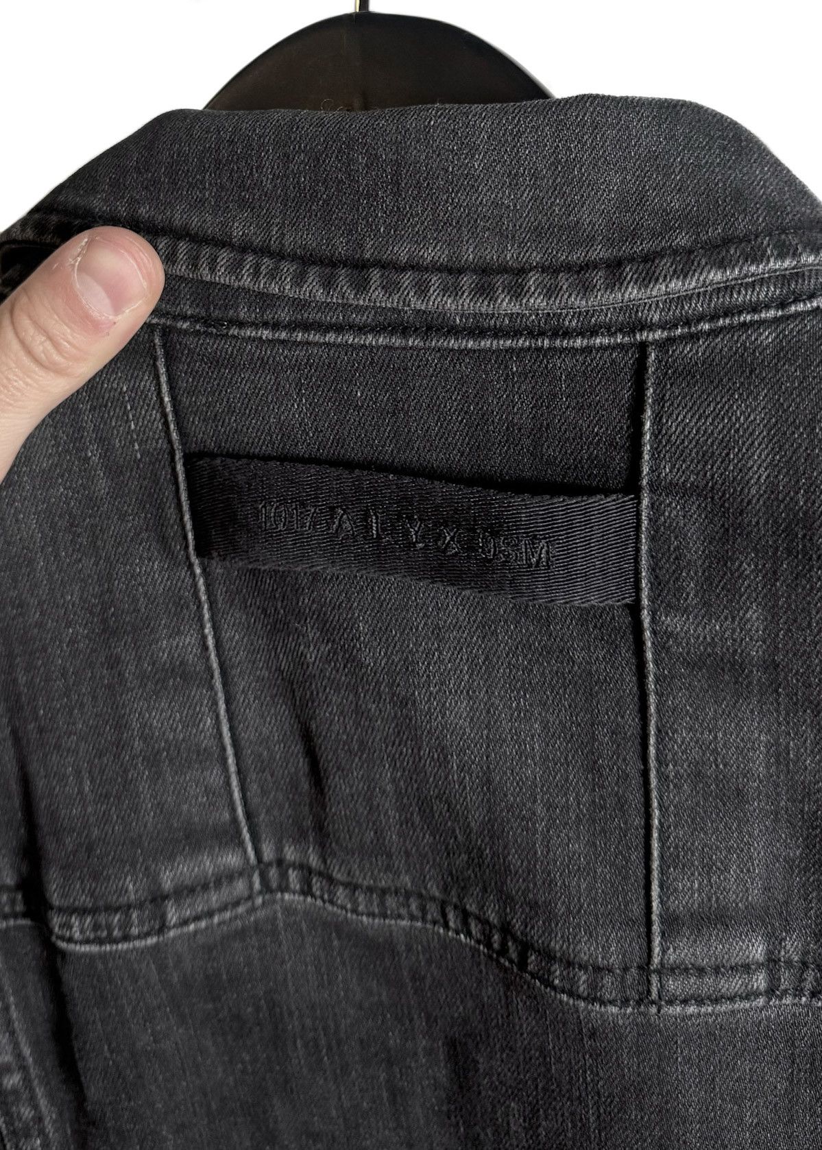 1017 ALYX 9SM 1017 ALYX 9SM Metal Logo Black Denim Jacket Size US L / EU 52-54 / 3 - 4 Thumbnail