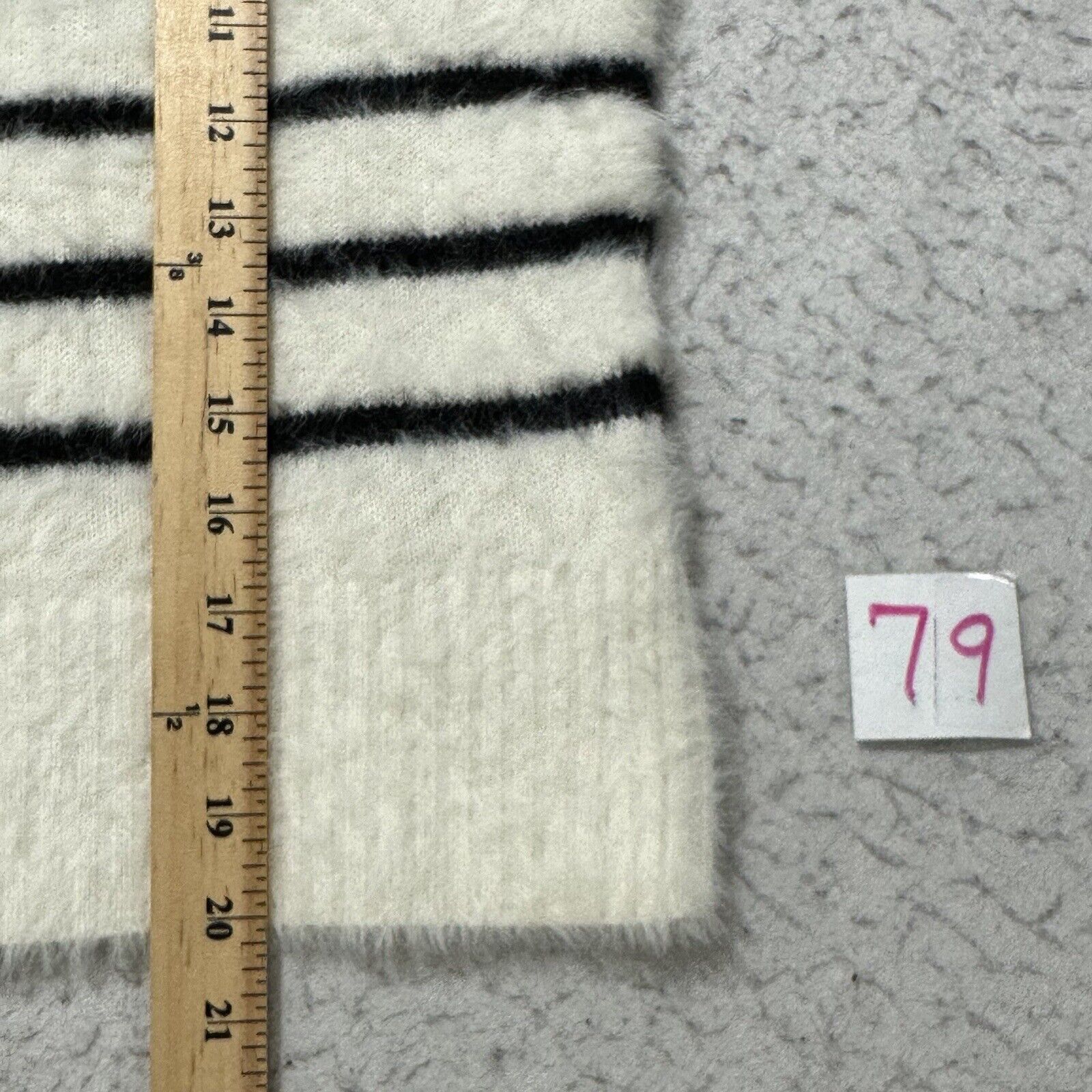 Old Navy Old Navy Small Crewneck White Black Striped Pullover Sweater Size S / US 4 / IT 40 - 9 Thumbnail