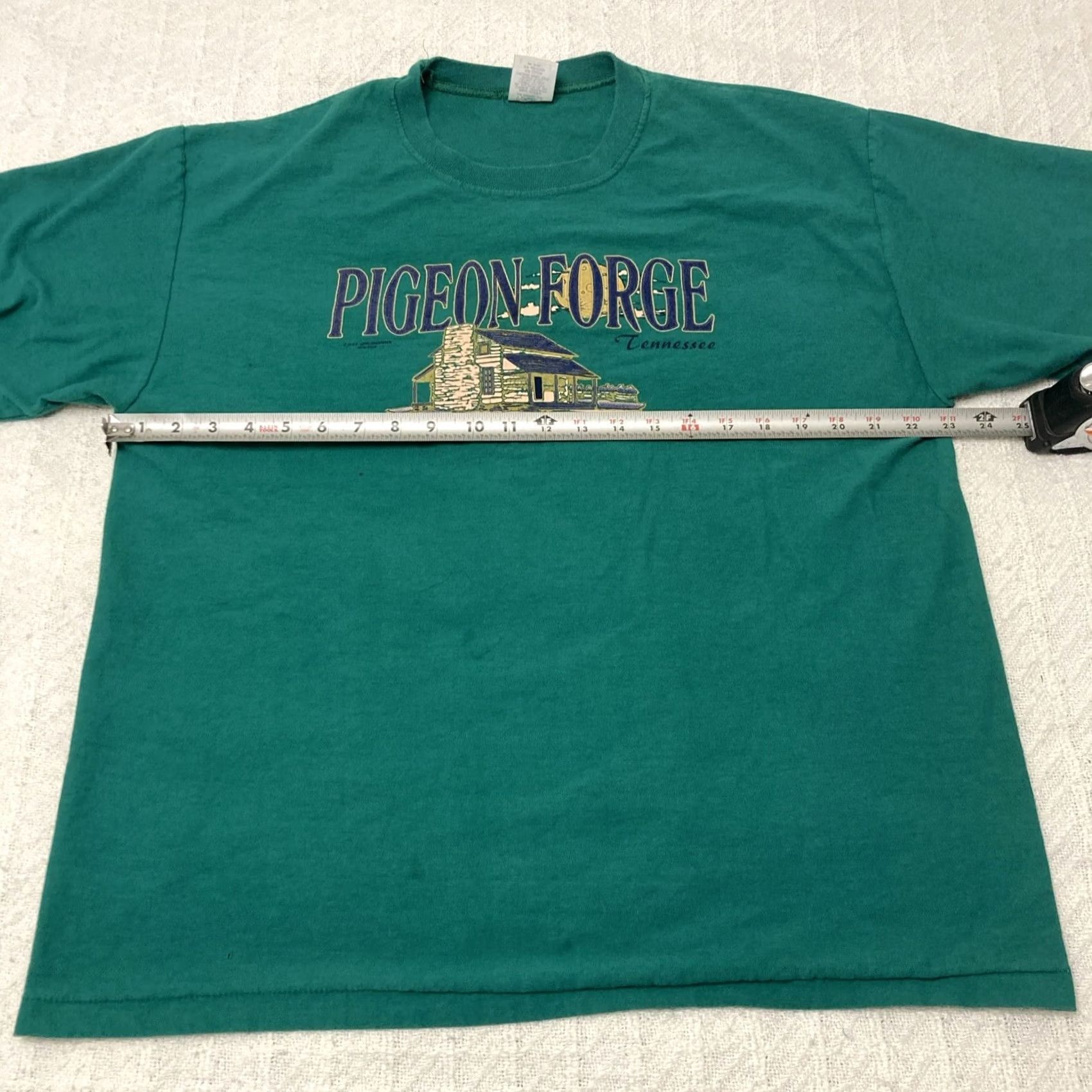 Vintage VINTAGE 1999 Pigeon Forge Tennessee Evolutions T-Shirt Large Green Men L Graphic Shirt Size US L / EU 52-54 / 3 - 6 Thumbnail