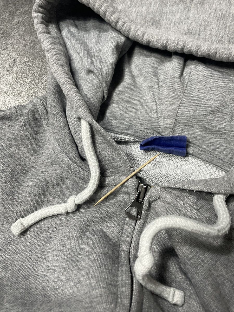 Champion Champion Vintage Y2K Hoodie Zip Rare Boxy Fit Size US S / EU 44-46 / 1 - 11 Thumbnail