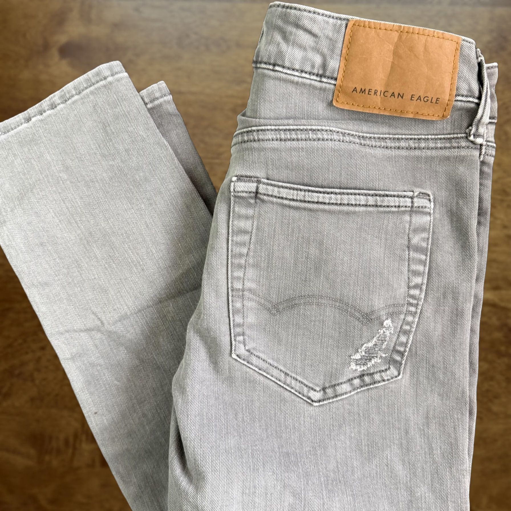 American Eagle Outfitters American Eagle Airflex+ Jeans Mens 26x28 Light Gray Denim Skinny Distressed Slim Stretch Pockets Logo Baggy? Size US 26 / EU 42 - 1 Thumbnail