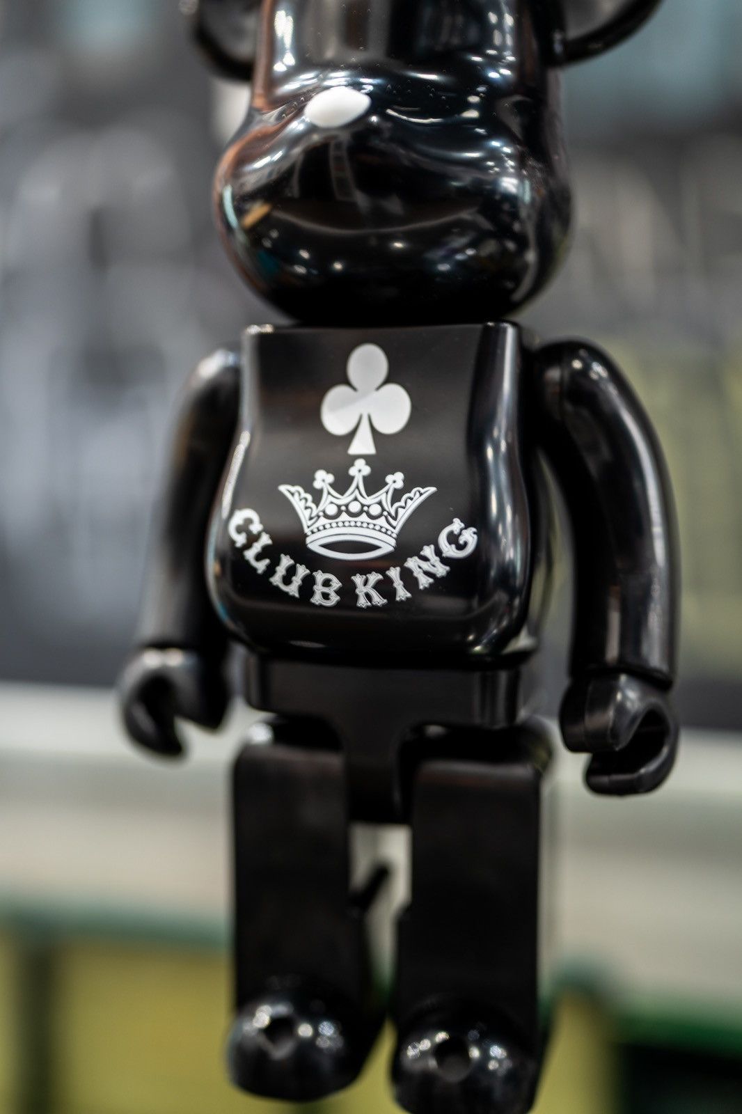 BE@RBRICK 400％ CLUB KING Medicom Bearbrick 2009 Club King 400% Bearbrick | Grailed