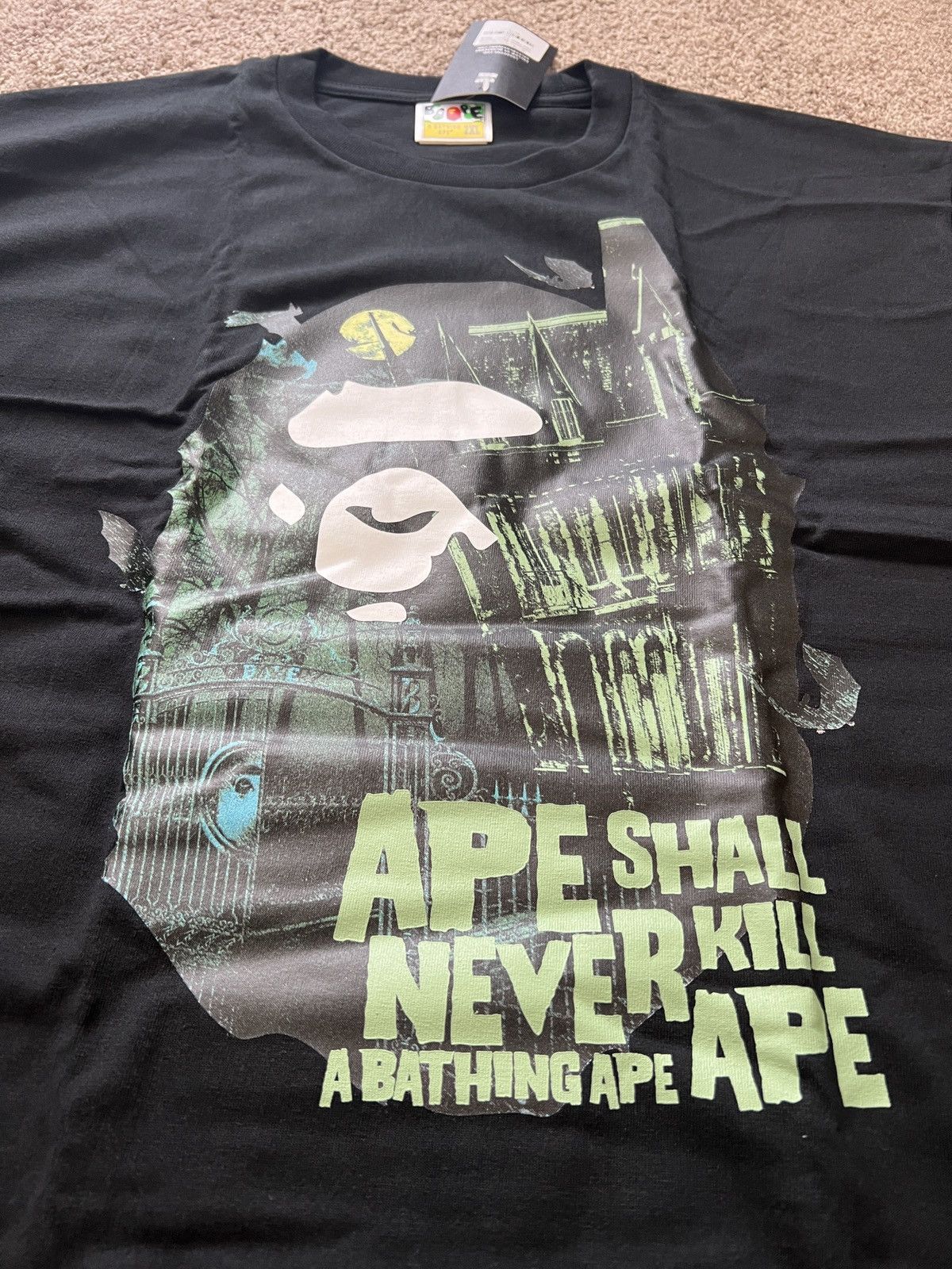Bape Brand new A Bathing Ape Halloween Bape Mansion XXL Size US XXL / EU 58 / 5 - 3 Thumbnail