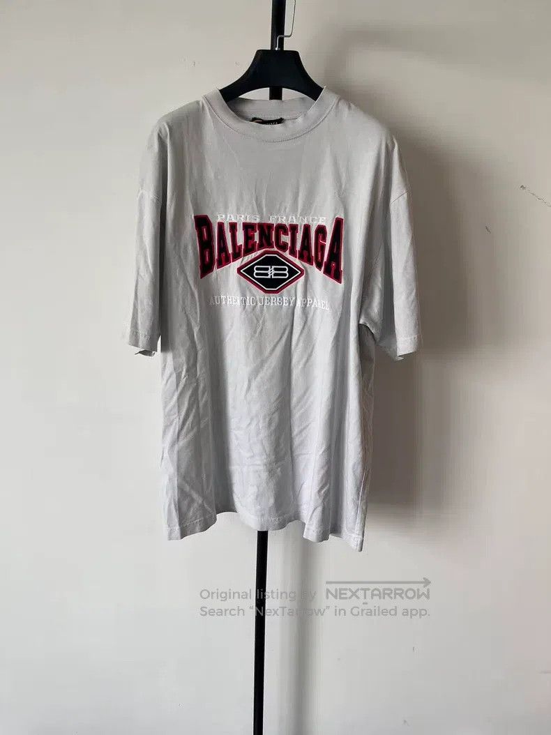Balenciaga Balenciaga Batman Letter Vintage Faded Short Sleeve T-Shir Size US XS / EU 42 / 0 - 1 Thumbnail