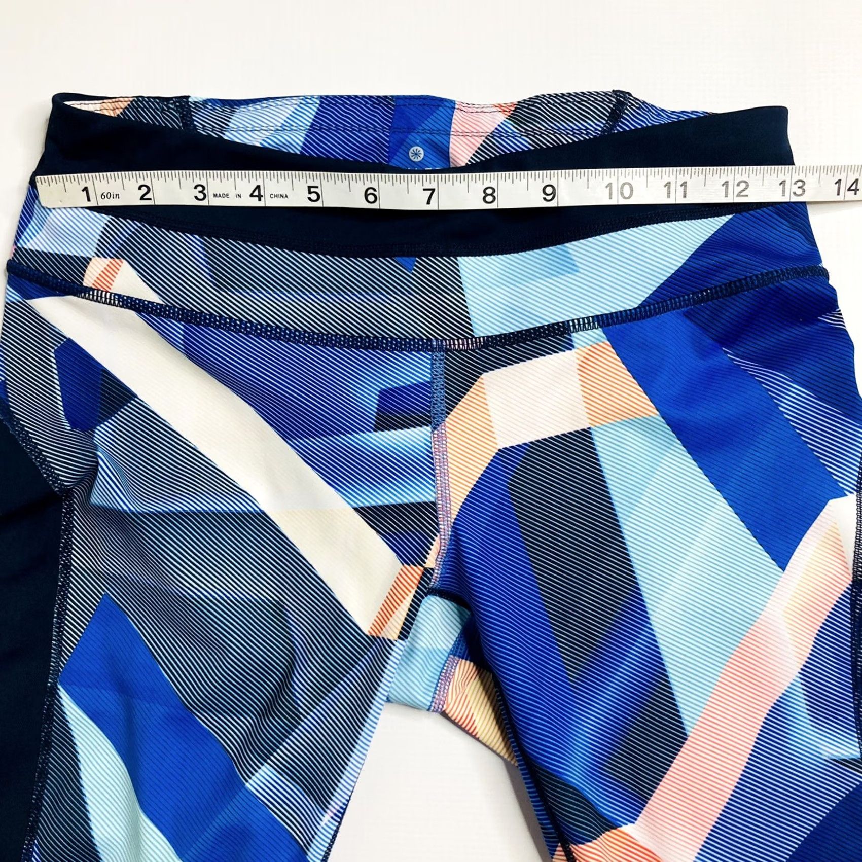 Athleta Athleta Leggings Capri Blue Size Small EUC Geo Sonar Electric Size 28" / US 6 / IT 42 - 6 Thumbnail