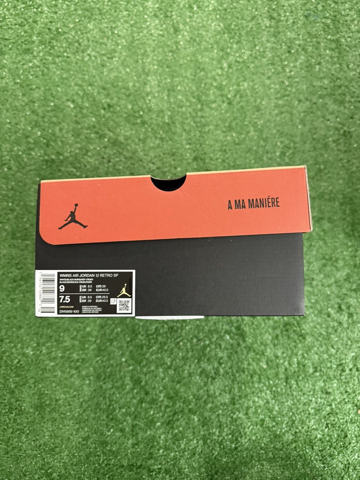 A Ma Maniere WOMEN'S A MA MANIÉRE AIR JORDAN XII "WHITE" Size US 9 / IT 39 - 2 Thumbnail
