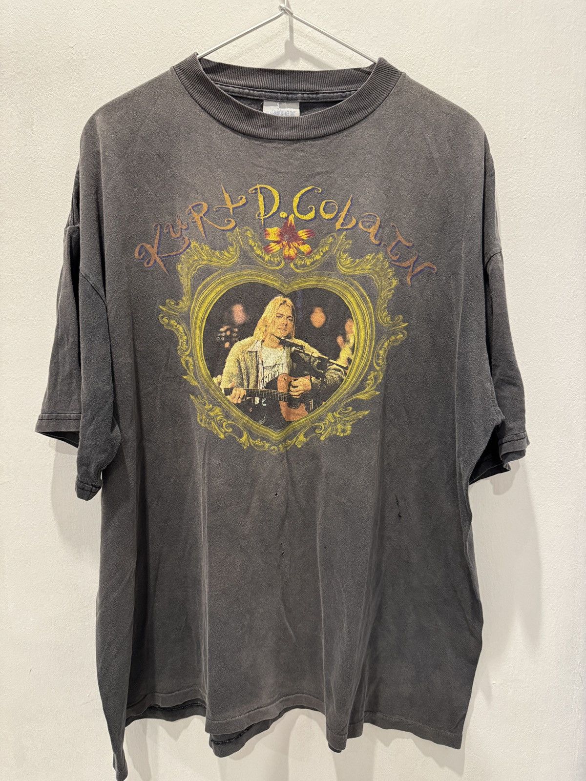Vintage Vintage Kurt Cobain Memorial T-Shirt Size US XL / EU 56 / 4 - 1 Thumbnail