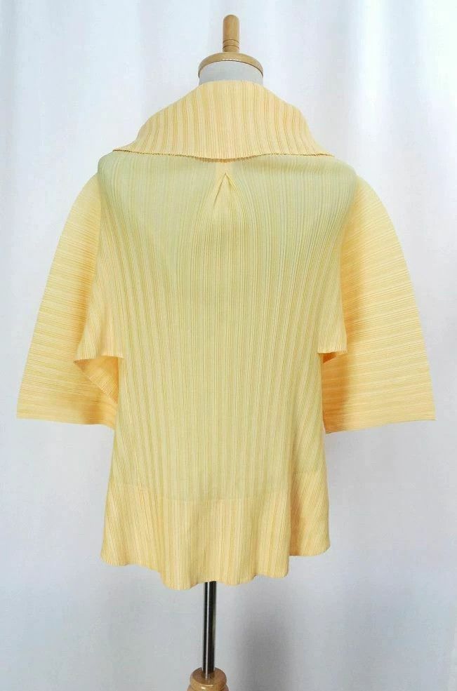 Issey Miyake issey miyake size:one size A light yellow mid-sleeved card Size XXS / US 00 / IT 34 - 3 Thumbnail
