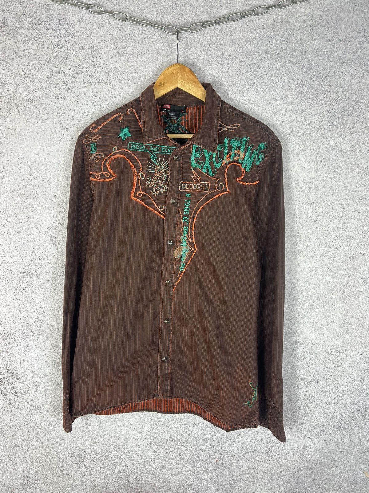 Diesel Rare! Vintage Diesel Avant-Garde Big Embroidered Logo Shirt Size US XL / EU 56 / 4 - 13 Thumbnail
