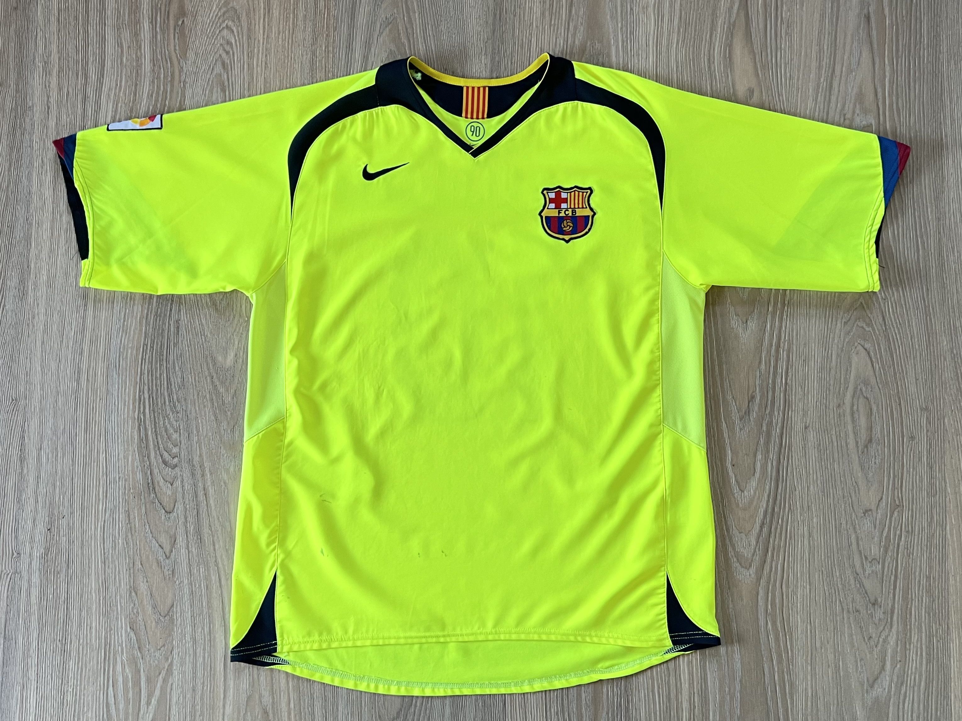 Nike Nike Barcelona Away Jersey Ronaldinho #10 2005-2006 Size US XL / EU 56 / 4 - 3 Thumbnail