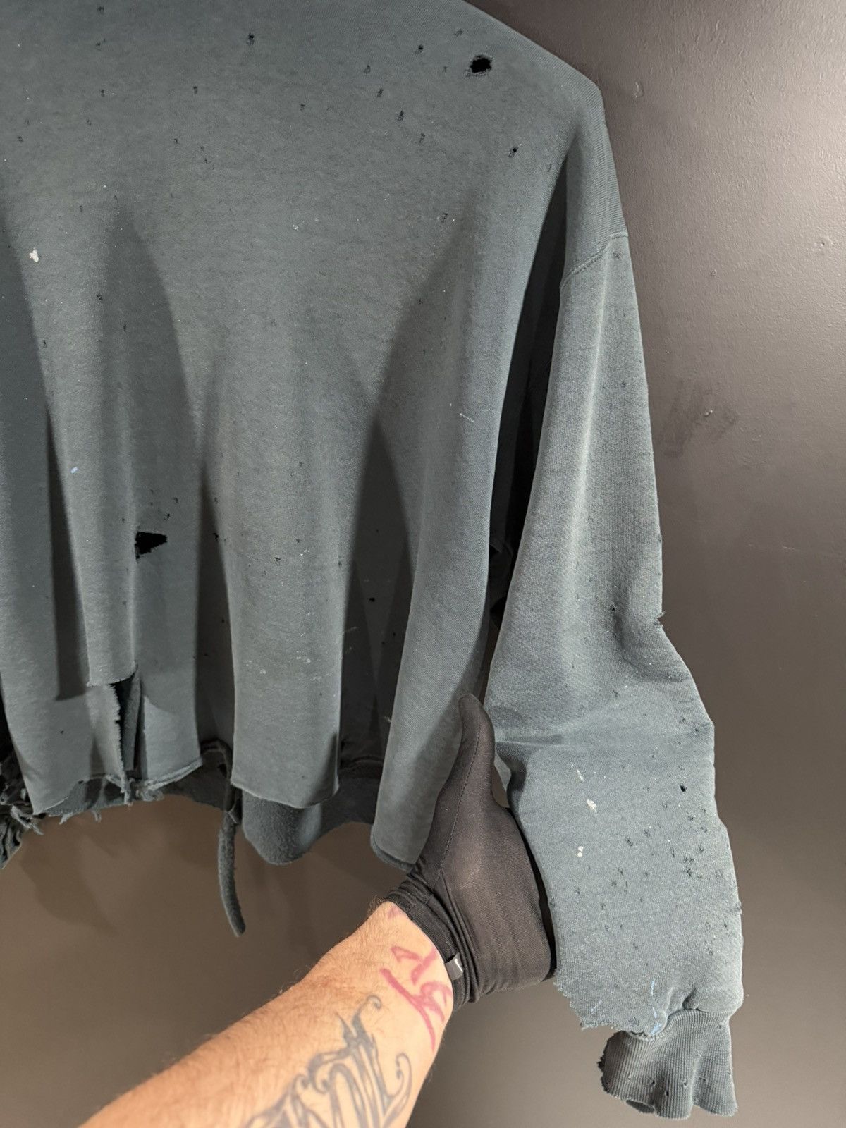 Vintage 1990s Vintage Faded Grunge Punk Thrashed Cropped Hoodie L Size US L / EU 52-54 / 3 - 7 Thumbnail