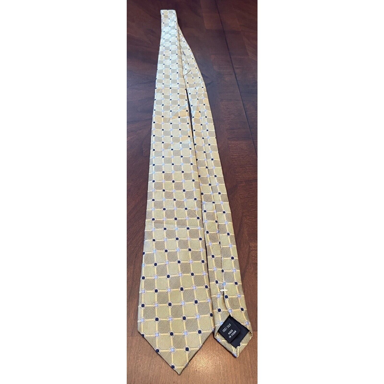 Jos. A. Bank Jos. A. Bank Executive Collection Gold Silk Made In China Size ONE SIZE - 3 Thumbnail