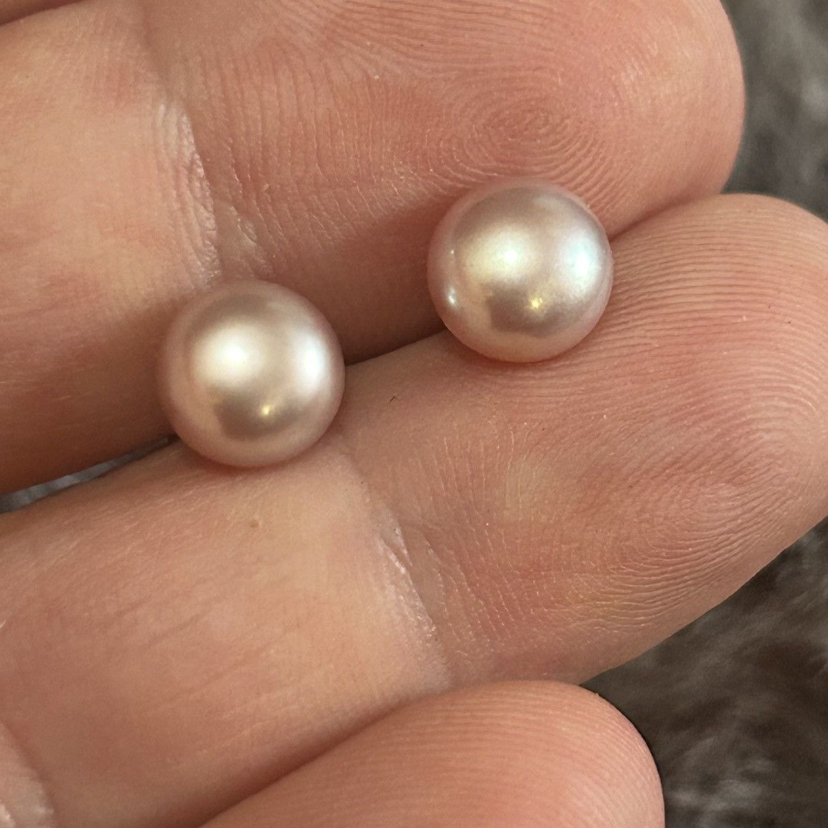 Handmade Genuine powder lavender fresh water pearl post stud earrings Size ONE SIZE - 3 Thumbnail