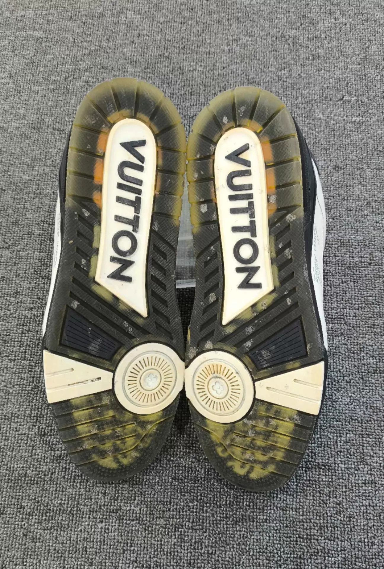 Louis Vuitton Louis Vuitton Black White Color - Blocked Trainer 42 Size US 9 / EU 42 - 6 Thumbnail