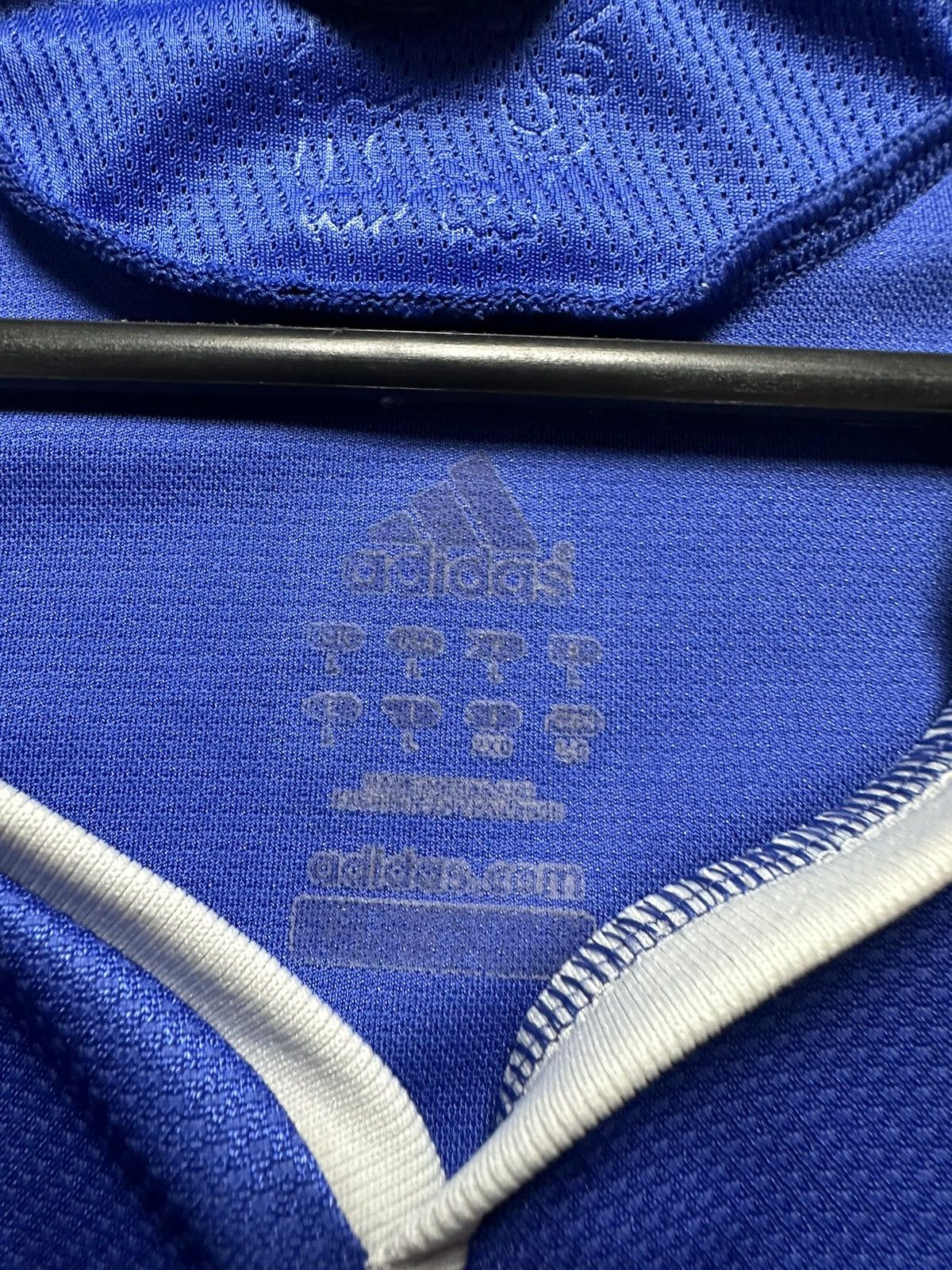Adidas × Chelsea Soccer × Vintage Vintage adidas Chelsea soccer jersey size L Size US L / EU 52-54 / 3 - 7 Thumbnail