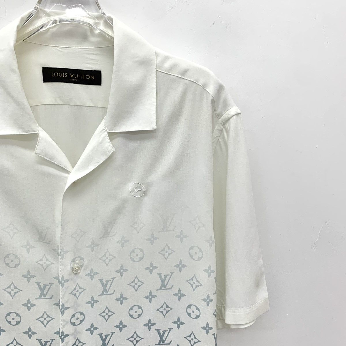 Louis Vuitton Louis Vuitton Monogram Gradient Short Sleeve Shirt K26WX Size US L / EU 52-54 / 3 - 3 Thumbnail