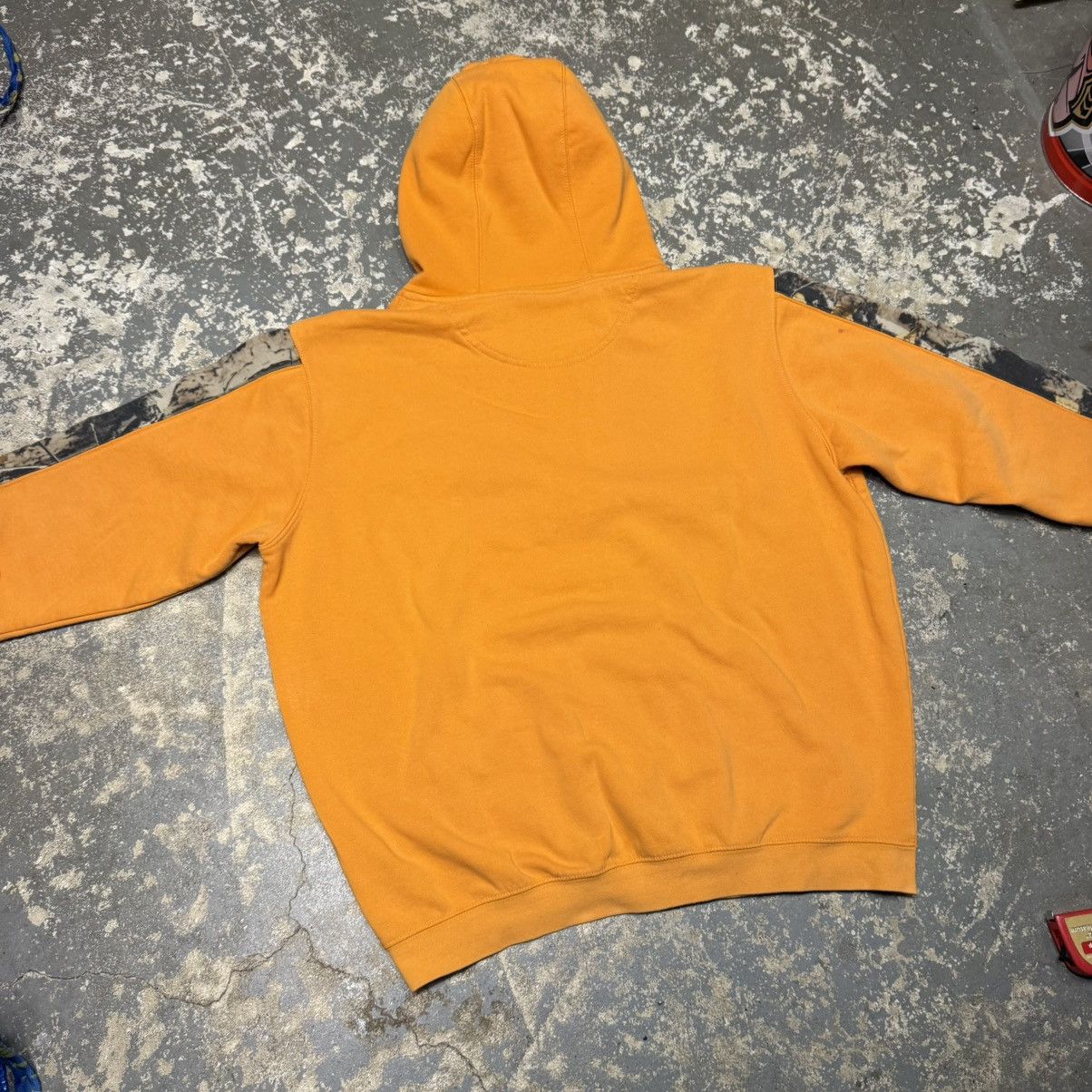 Vintage Vintage RealTree Legendary Essential Camo Orange Hoodie Swea Size US XL / EU 56 / 4 - 10 Thumbnail