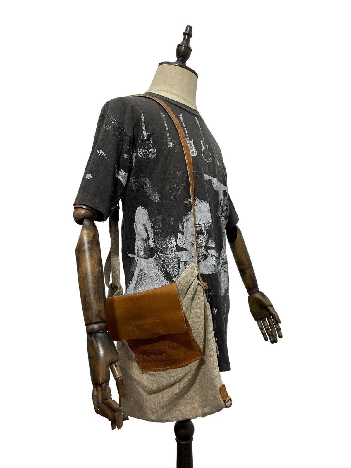 Japanese Brand Linen and Leather Arome de Muguet Messenger Bag Size ONE SIZE - 2 Thumbnail