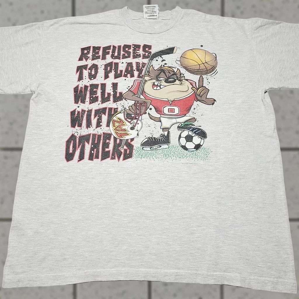 Vintage VINTAGE Looney Tunes Taz Sports Football Basketball T-shirt Men XL Gray Regular Short Sleeve Mens 1990s USA Cotton Size US XL / EU 56 / 4 - 1 Thumbnail