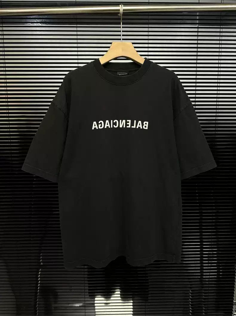 Balenciaga chest reversed logo short sleeved