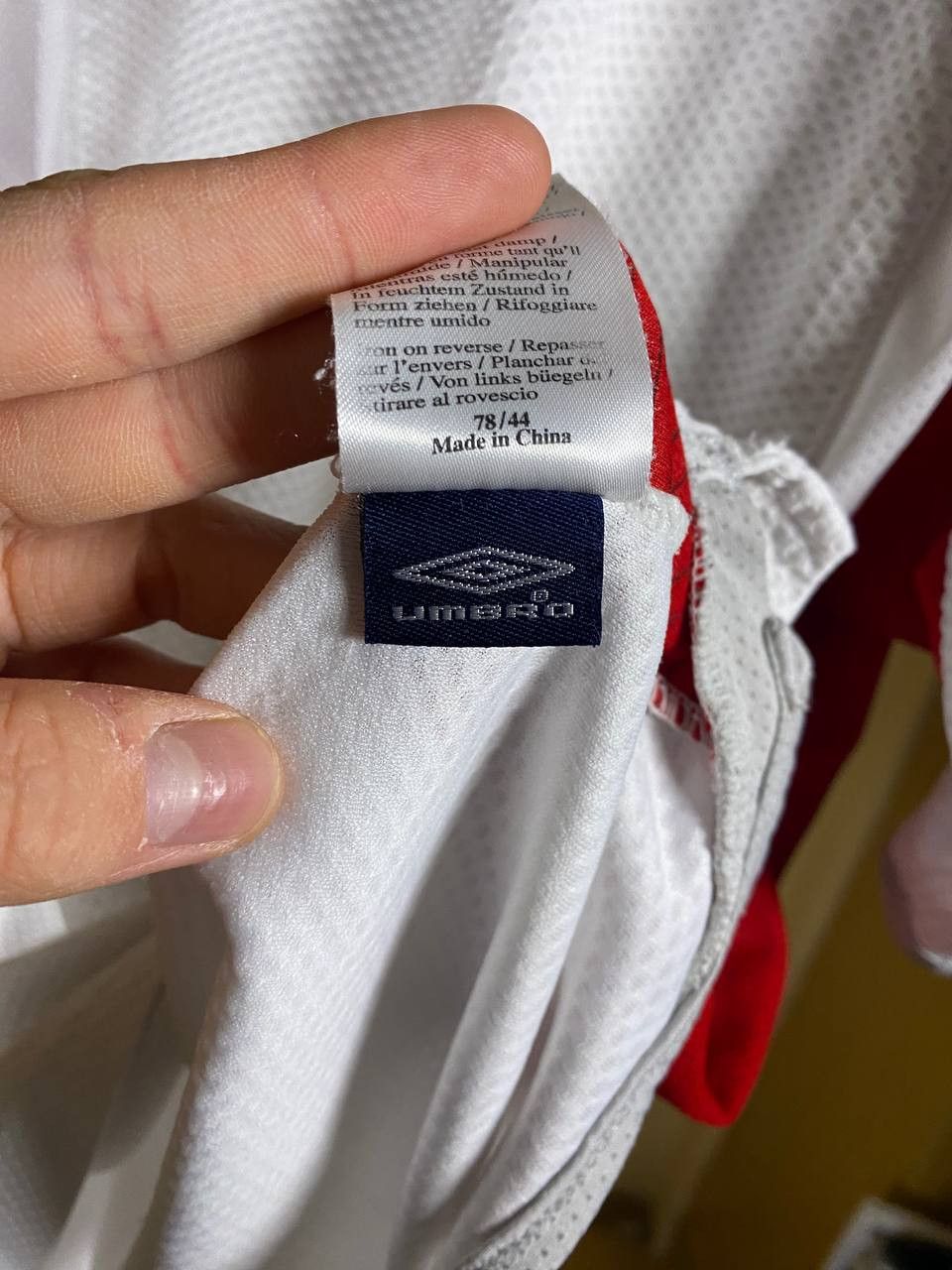 Umbro × Vintage 🏴 England National Team Home Jersey White / Red Trim Size US L / EU 52-54 / 3 - 6 Thumbnail