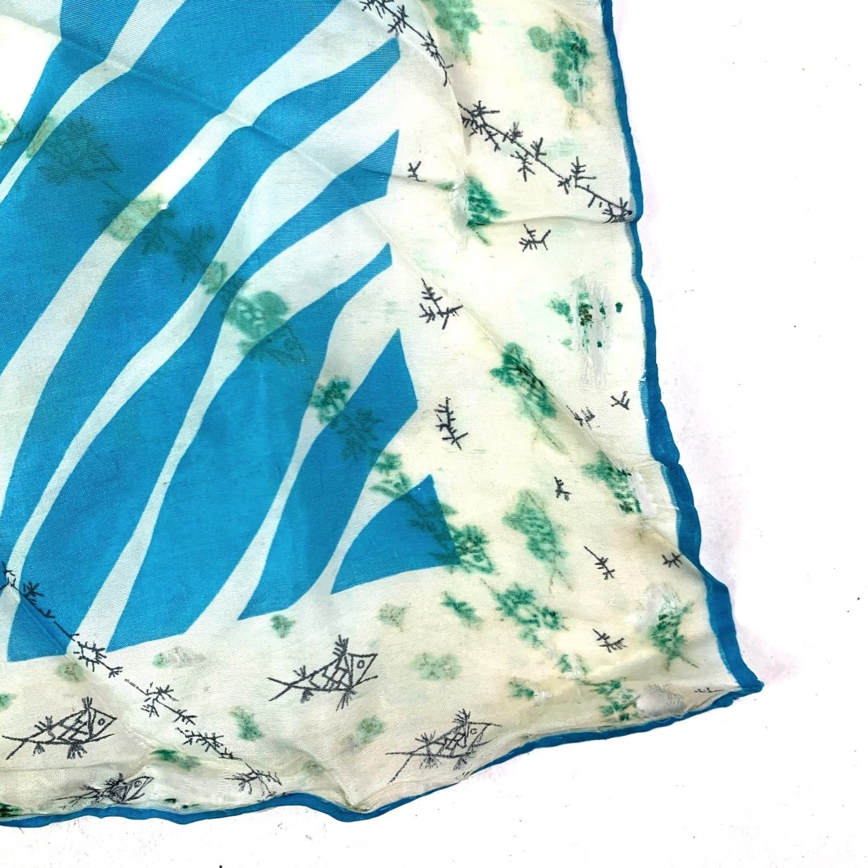 Vintage VINTAGE Scarf Blue Green Fish 15 x 15 DAMAGED CUTTER Women Square Scarf Size ONE SIZE - 3 Thumbnail