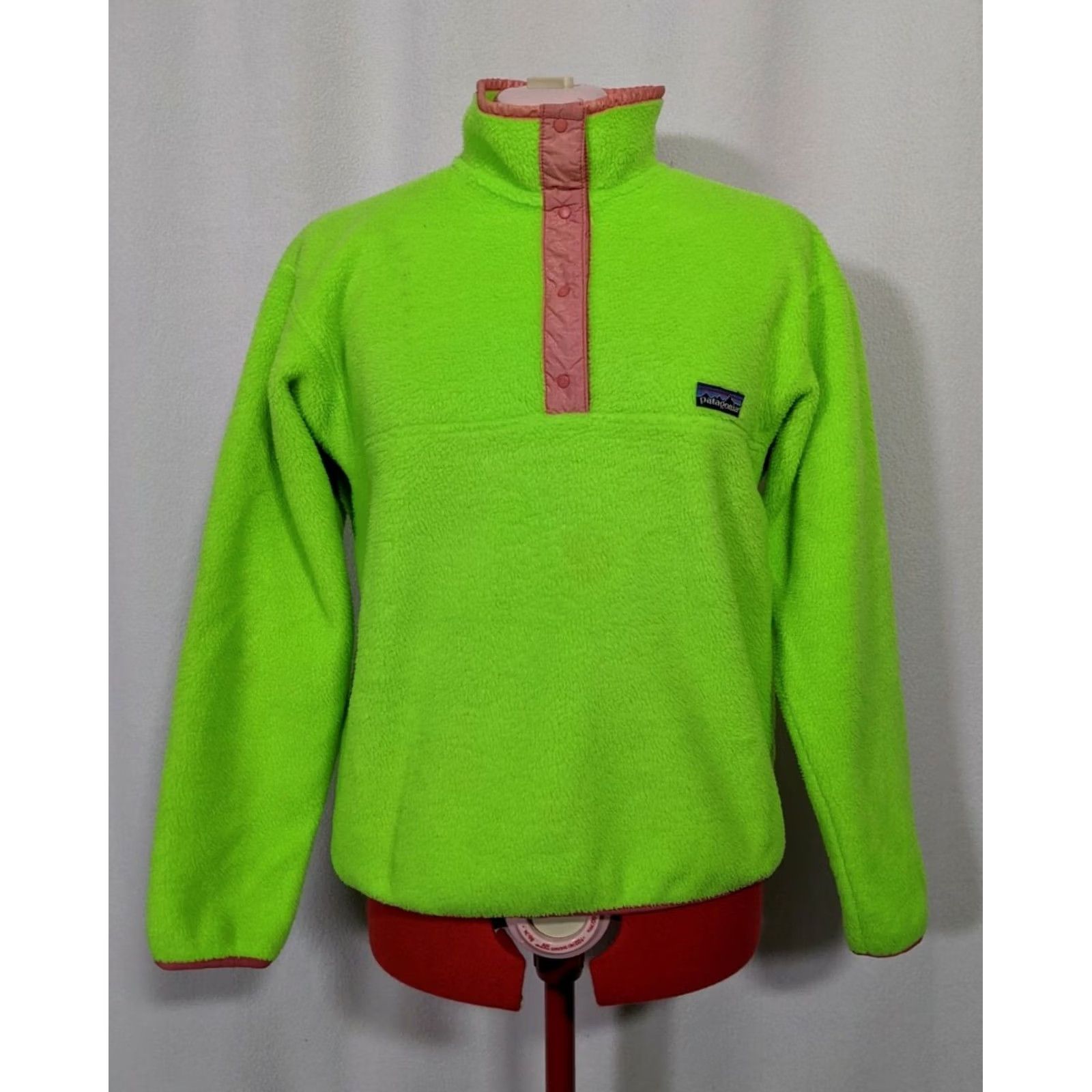 Patagonia VINTAGE Patagonia Pullover Fleece USA 10 Womens Neon Green Bubblegum Pink 90s Size L / US 10 / IT 46 - 2 Thumbnail