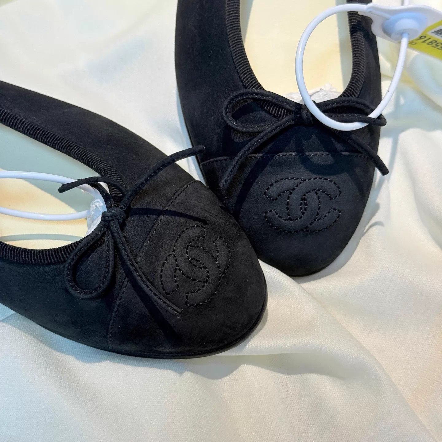 Chanel CHANEL Black CC Embroidered Flat Shoe EU 36 New Size US 5.5 / IT 35.5 - 8 Thumbnail