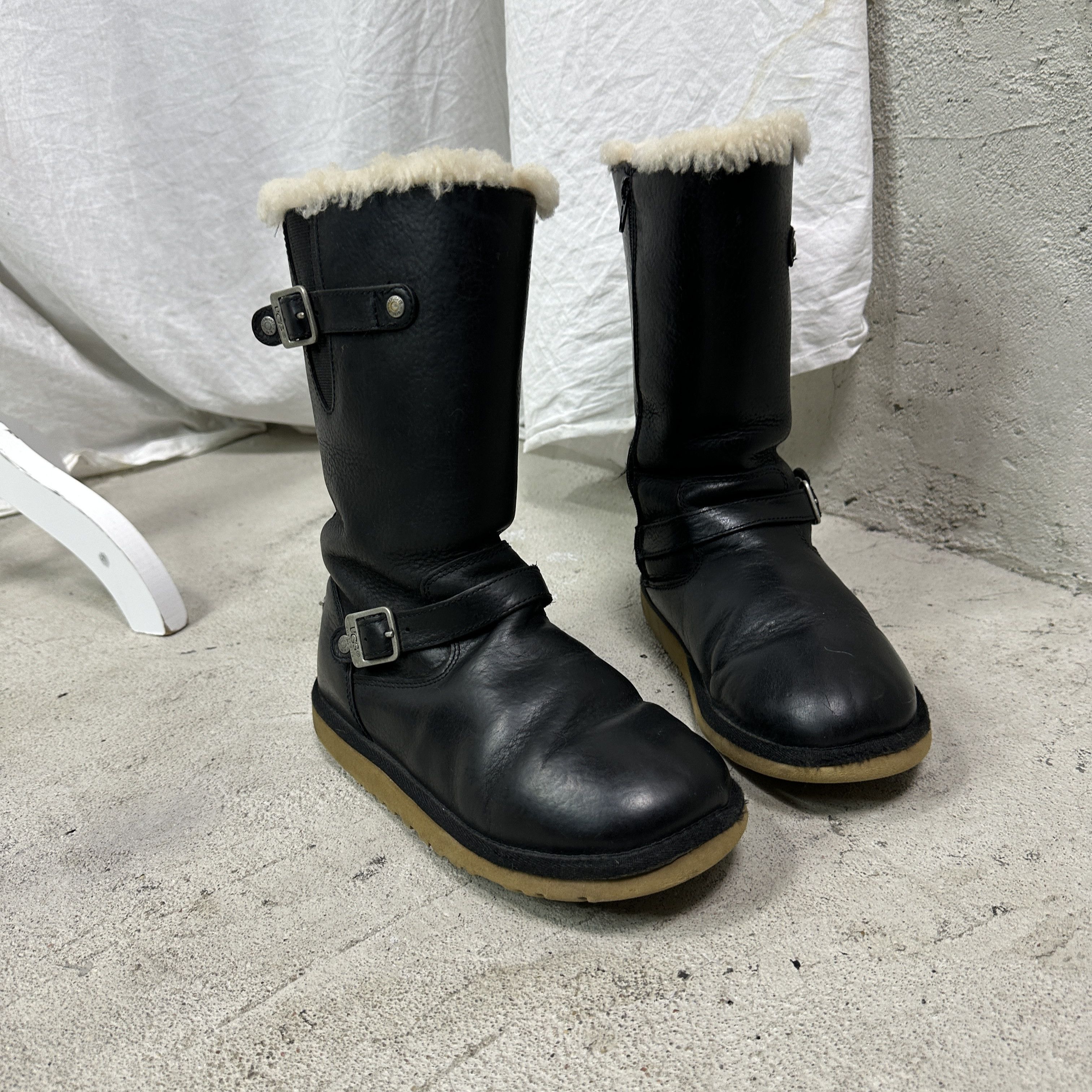 Ugg Vintage Avant Garde Leather Bluckled UGG Boots Y2K Size US 5 / IT 35 - 2 Thumbnail