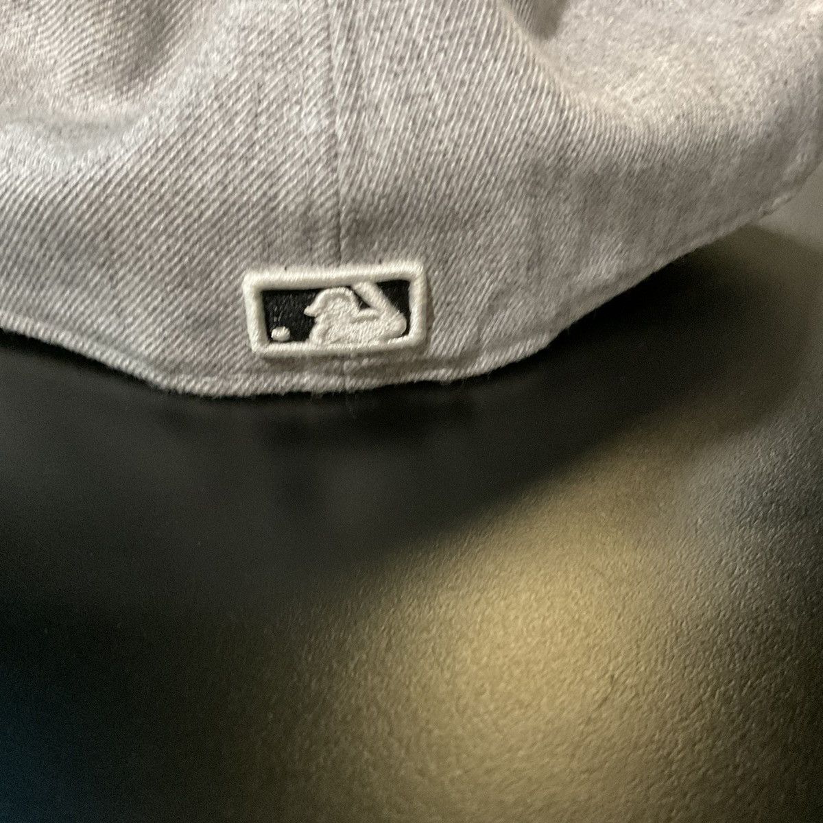 New Era × New York Yankees 59Fifty NY Yankees Grey Fitted Cap 7 1/2 Size ONE SIZE - 4 Thumbnail