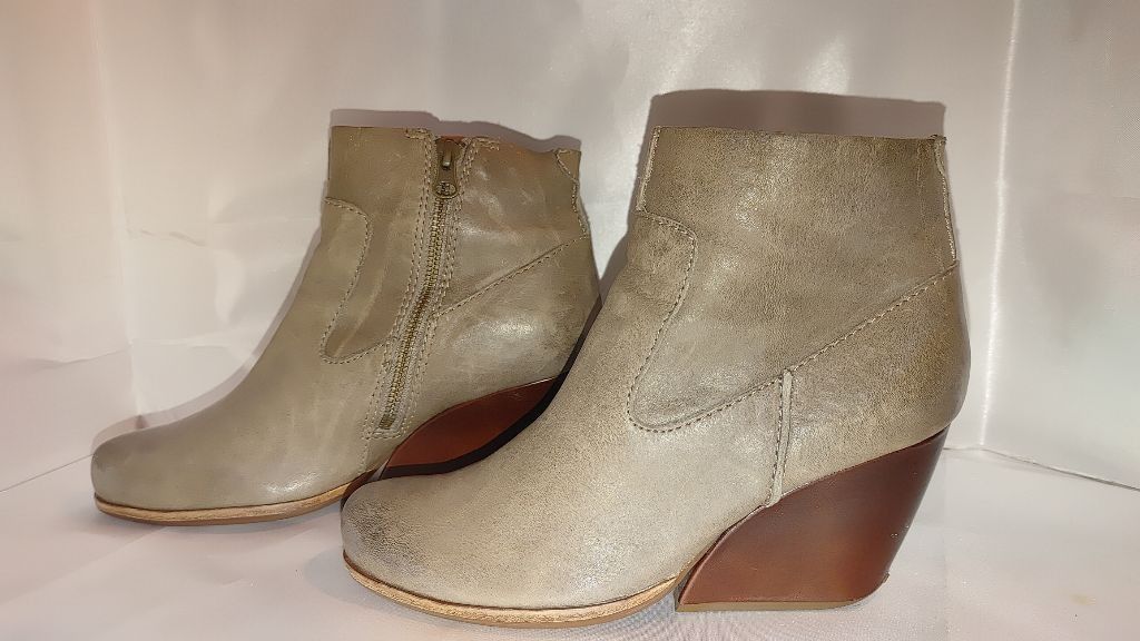 Kork-Ease Kork-Ease Michelle Booties Size 8M Size US 8 / IT 38 - 3 Thumbnail