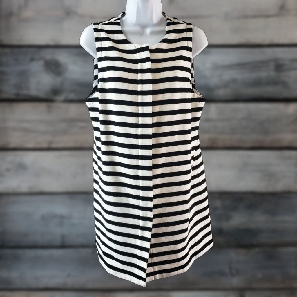 Vintage Chico's Women's Medium Size Black White Striped Vest Jacket User: User: Chico's Women's Medium Size Black White Striped Vest Jacket Size M / US 6-8 / IT 42-44 - 1 Thumbnail