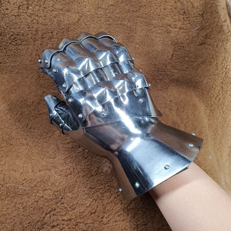 Vintage Balenciaga Inspiration Handmade Chevalier Knight Gauntlets Size ONE SIZE - 11 Thumbnail